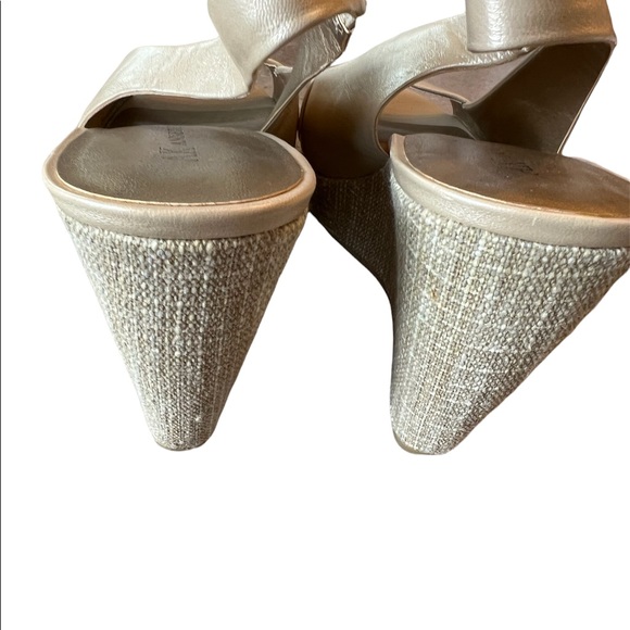 Annie Klein Wedge Sandals - Picture 3 of 5